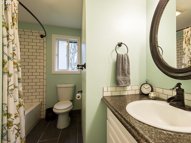 6905 Southwest 206th Place Aloha, OR 97078 - Photo 4 of 29 Gallery Image 4