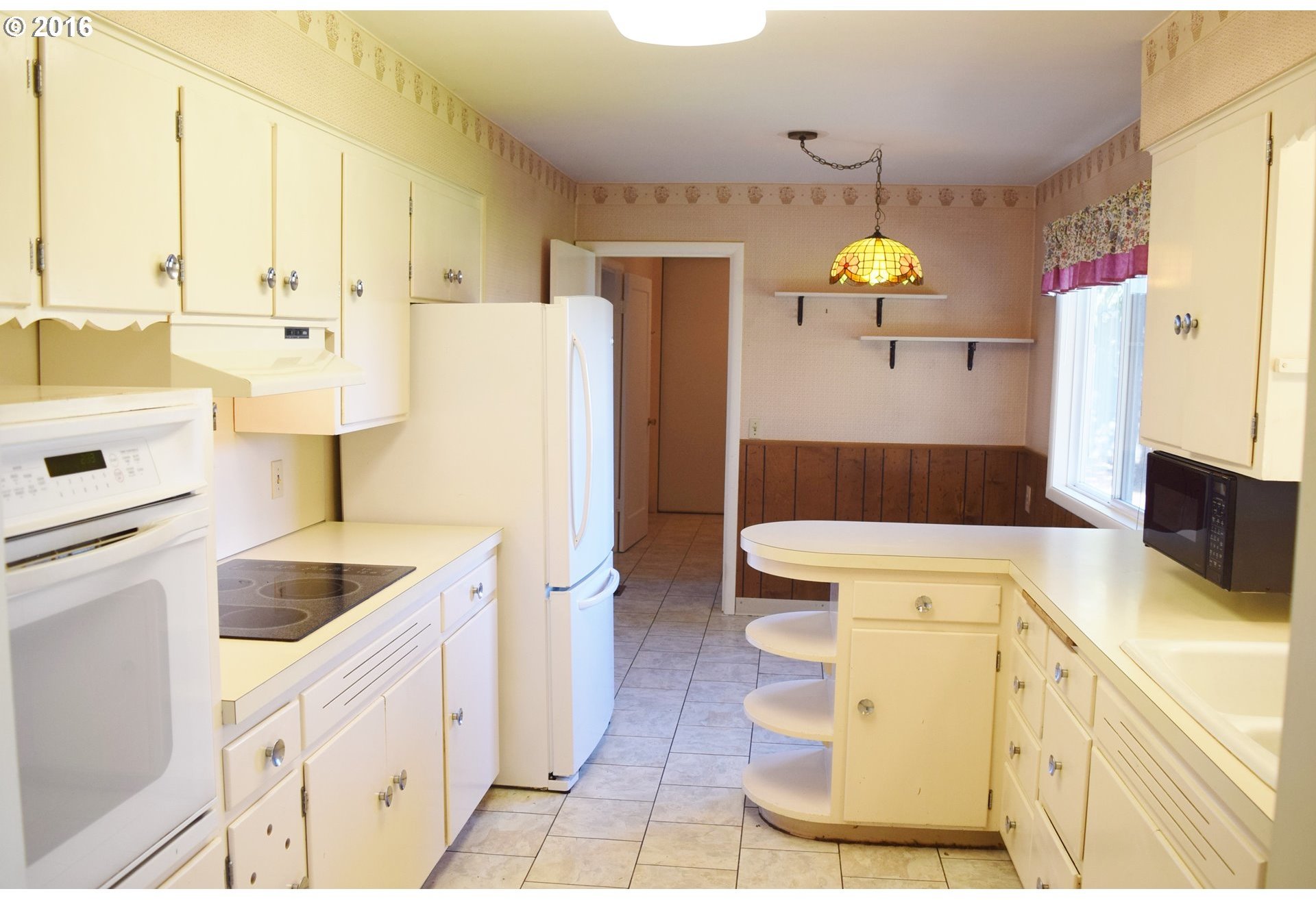 17526 Butteville Road Northeast Woodburn, OR 97071 - Photo 4 of 20