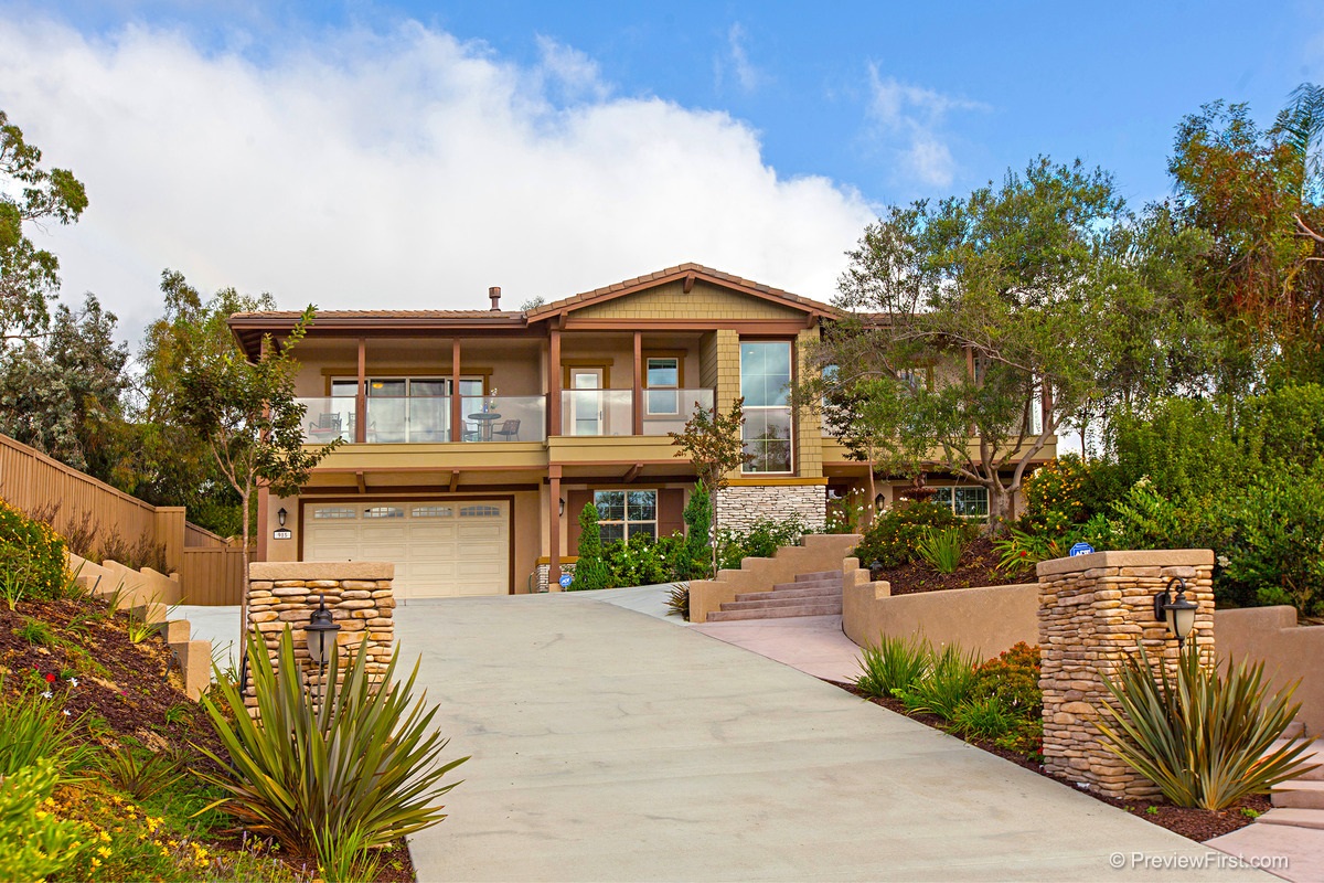 915 Saxony Road Encinitas, CA 92024 - Photo 2 of 25