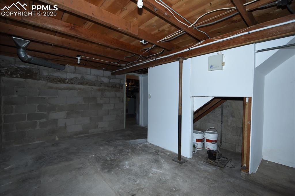 812 Sunset Road Colorado Springs, CO 80909 - Photo 14 of 32
