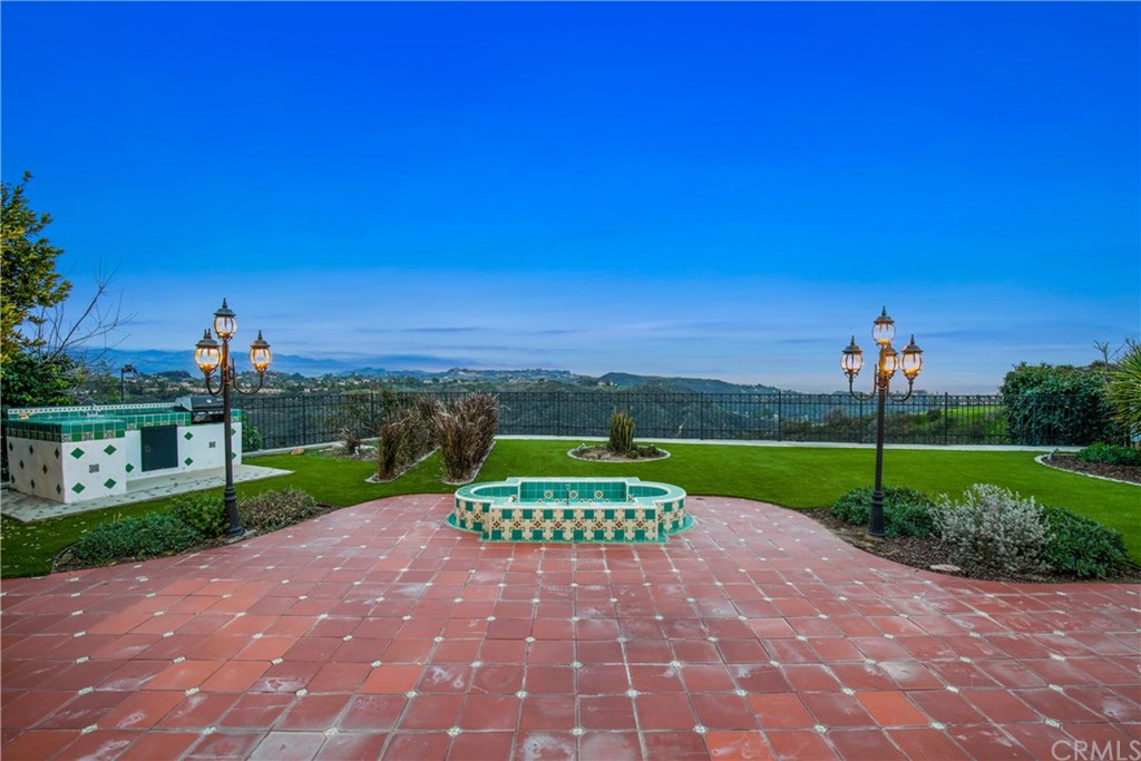 2380 Roscomare Road Los Angeles, CA 90077 - Photo 3 of 51