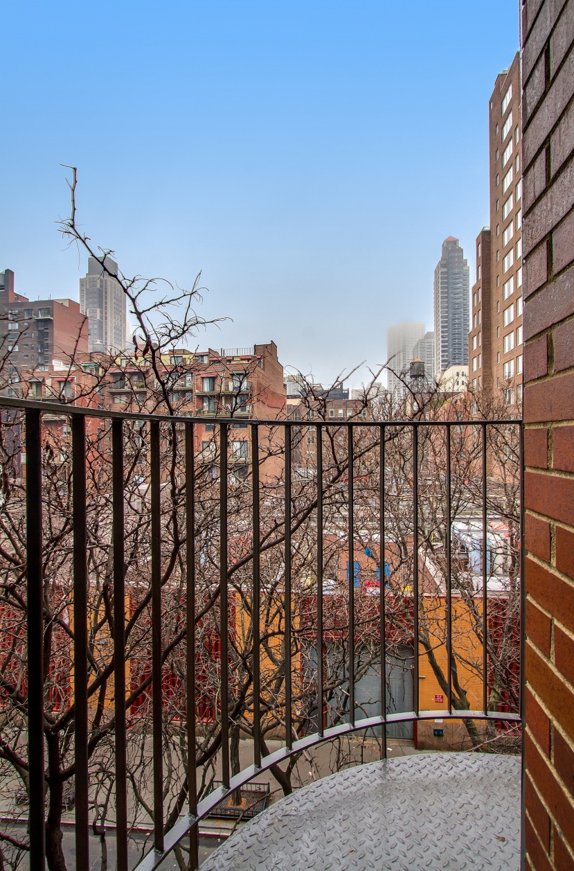 320 East 65th Street, Unit 413 Manhattan, NY 10065 - Photo 5 of 5