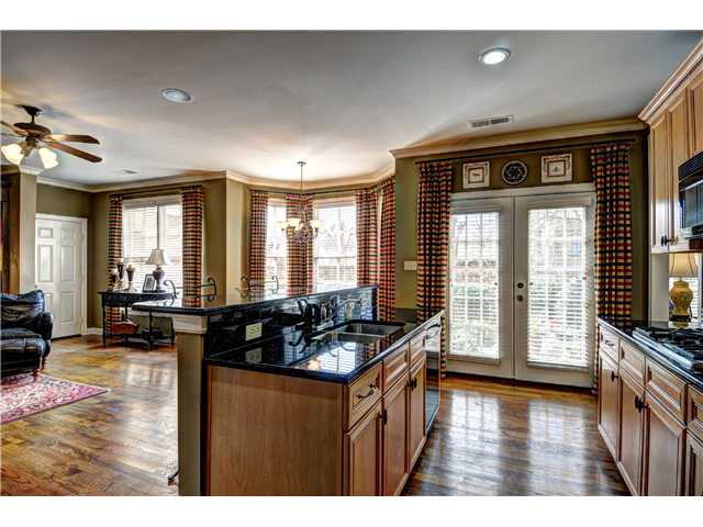 308 Colbert Street East Collierville, TN 38017 - Photo 9 of 25 Gallery Image 9