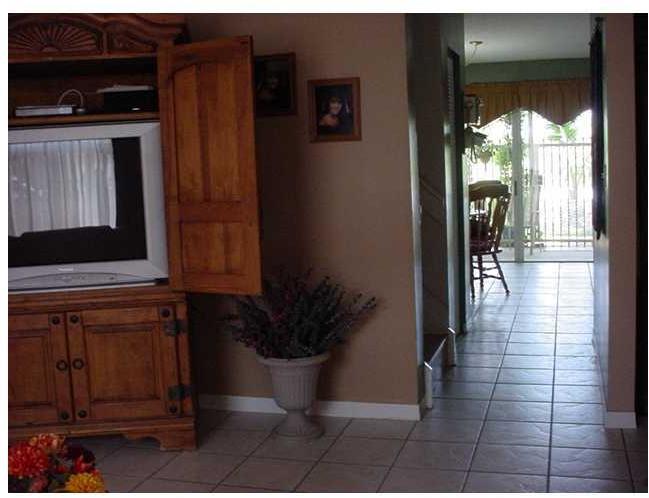 15345 Southwest 39th Terrace Miami, FL 33185 - Photo 7 of 24
