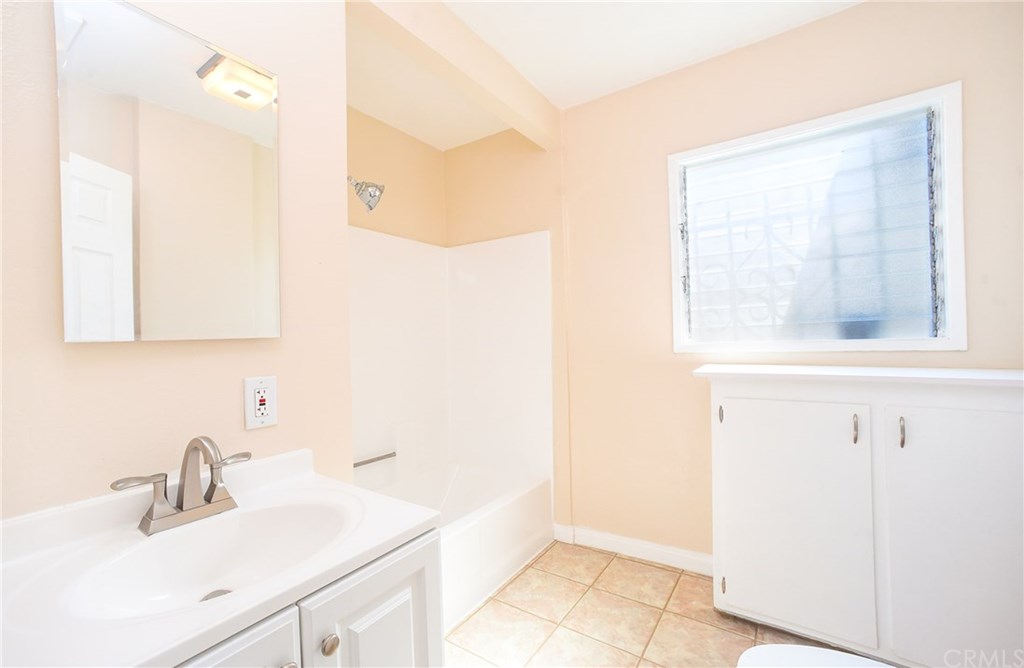 112 East Maple Street Compton, CA 90220 - Photo 8 of 23