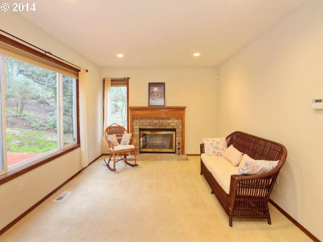 10425 Southwest Shearwater Loop Beaverton, OR 97007 - Photo 3 of 16 Gallery Image 3