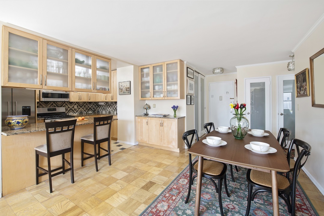 160 West End Avenue, Unit 24T Manhattan, NY 10023 - Photo 3 of 6