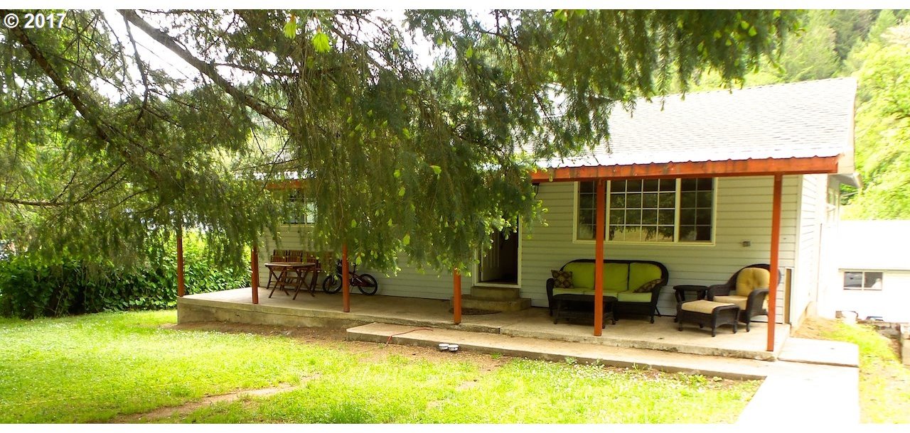 949 Rice Creek Road Winston, OR 97496 - Photo 12 of 28