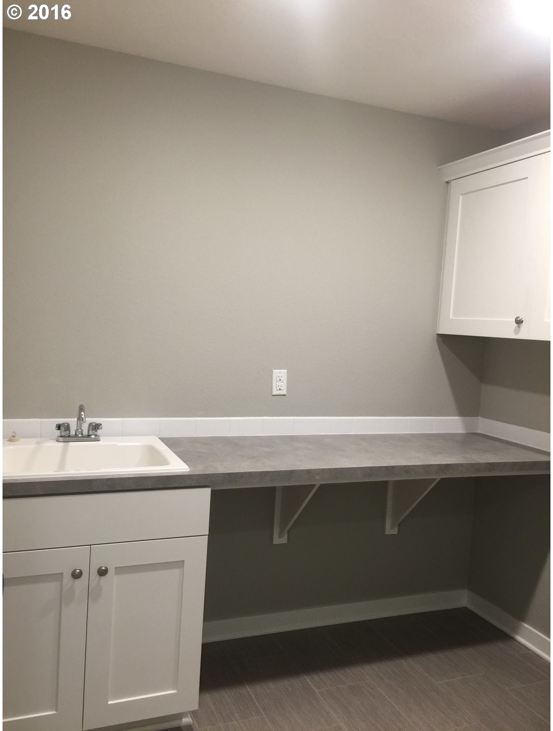 4475 Southwest Carson Street Portland, OR 97219 - Photo 5 of 24 Gallery Image 5