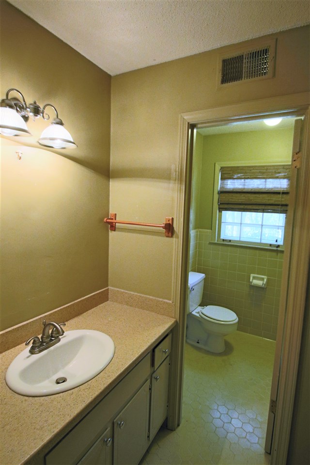 2399 Ridgeway Road Memphis, TN 38119 - Photo 19 of 23 Gallery Image 19