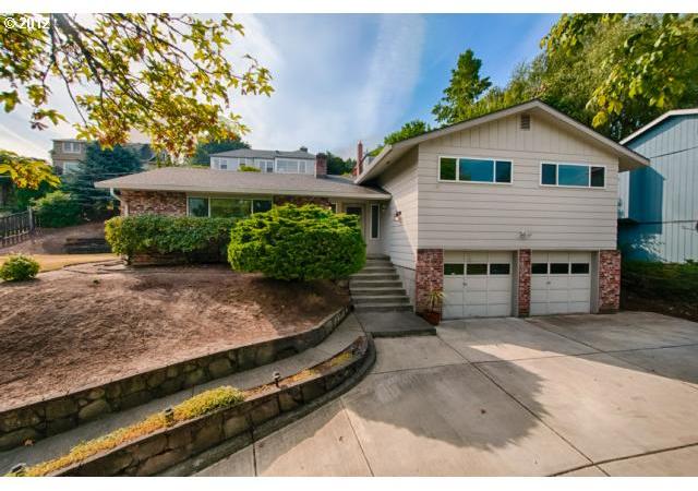 862 Southwest Troy Street Portland, OR 97219 - Photo 6 of 16 Gallery Image 6