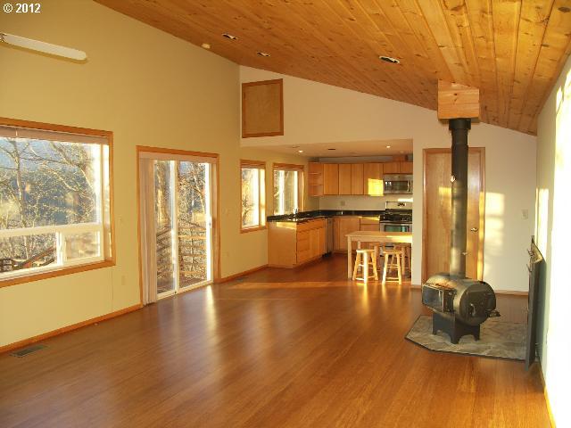 1444 Brislawn Loop Road White Salmon, WA 98672 - Photo 5 of 16 Gallery Image 5