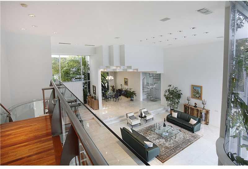 701 North Mashta Drive Key Biscayne, FL 33149 - Photo 6 of 19