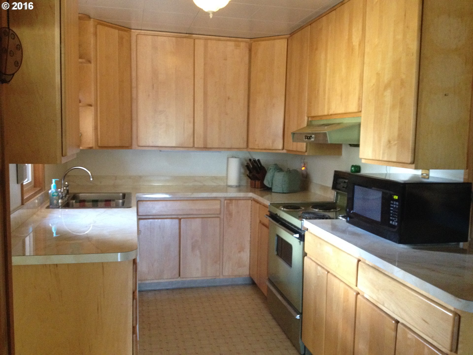1315 Tucker Road Hood River, OR 97031 - Photo 7 of 32 Gallery Image 7