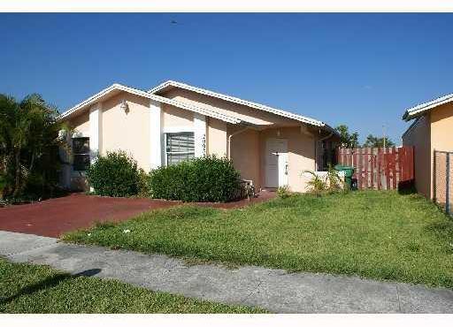 20932 Southwest 118th Avenue Miami, FL 33177 - Photo 1 of 5