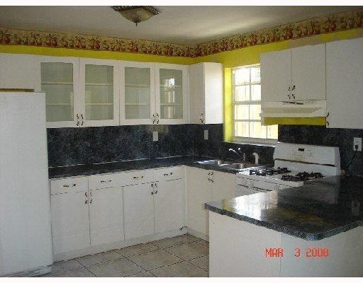 435 East 52nd Street Hialeah, FL 33013 - Photo 7 of 11