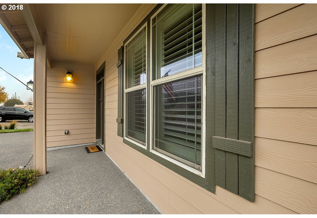502 North 39th Place Ridgefield, WA 98642 - Photo 3 of 31 Gallery Image 3
