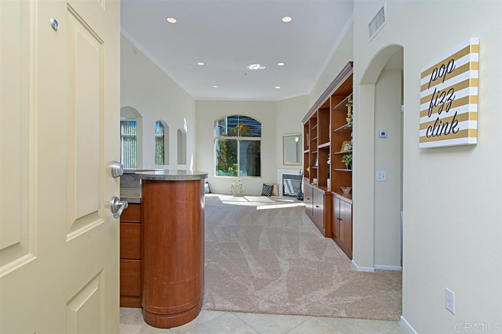 9245 Regents Road, Unit M408 La Jolla, CA 92037 - Photo 6 of 25