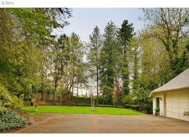 2113 South Military Road, Unit 2 Portland, OR 97219 - Photo 1 of 1 Gallery Image 1