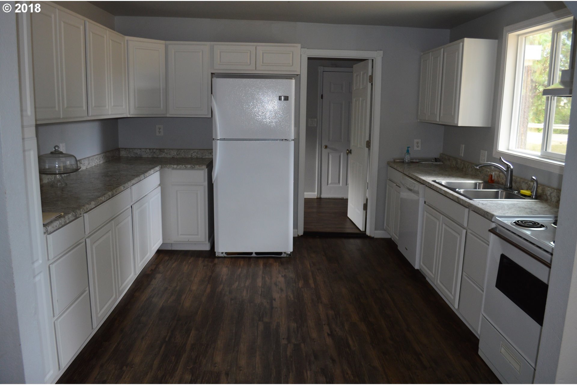 489 48th Street Springfield, OR 97478 - Photo 12 of 16