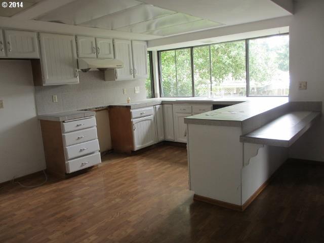 3824 Southwest 4th Street Gresham, OR 97030 - Photo 9 of 15 Gallery Image 9