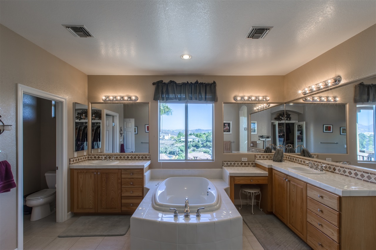 12124 Travertine Court Poway, CA 92064 - Photo 17 of 25