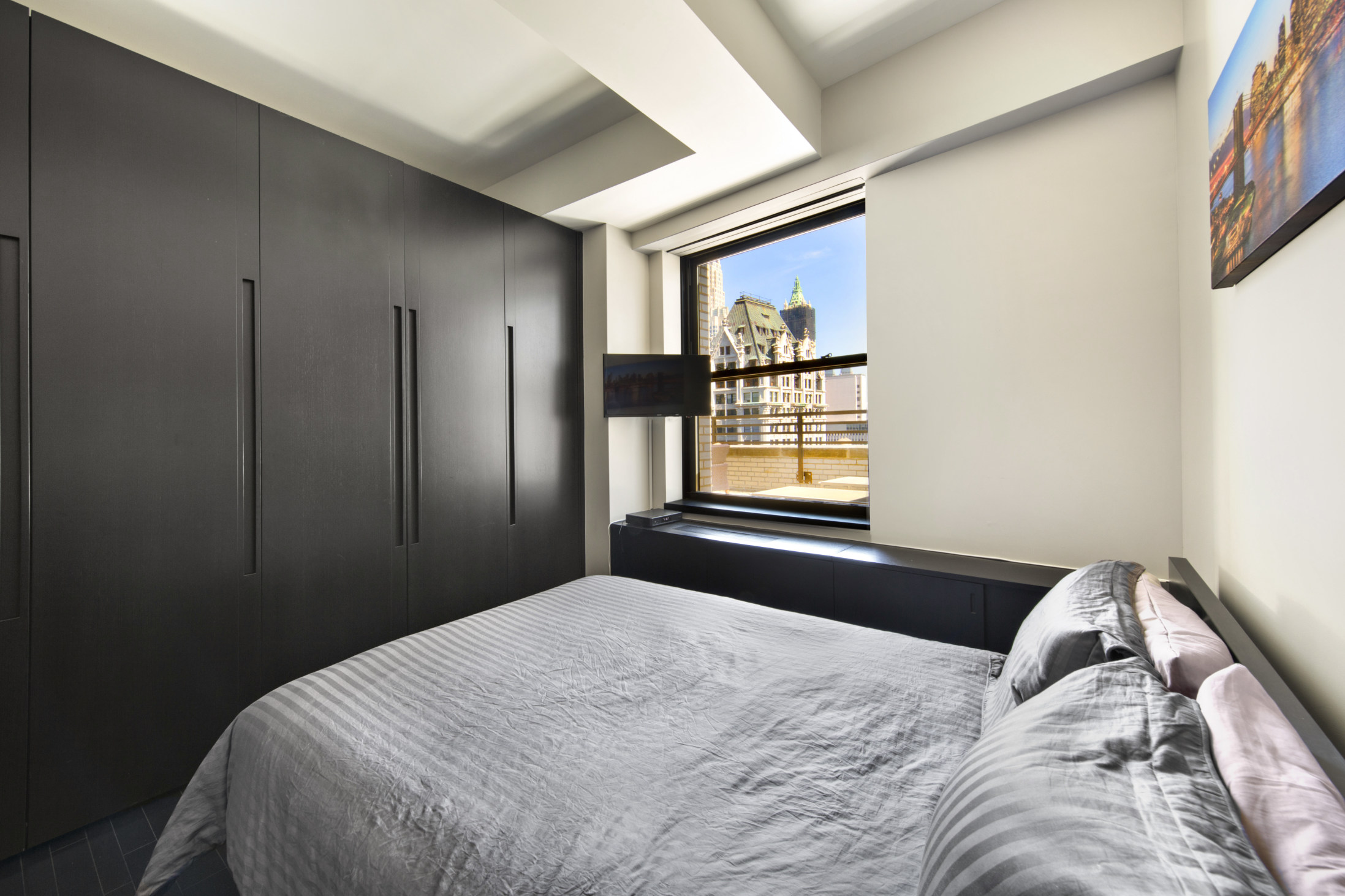 20 Pine Street, Unit 2505 Manhattan, NY 10005 - Photo 3 of 10