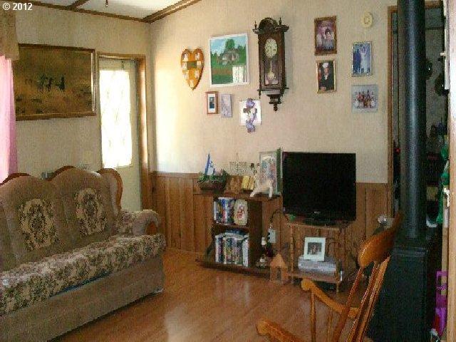 110 Northwest Vanderpool Street Dufur, OR 97021 - Photo 6 of 16 Gallery Image 6