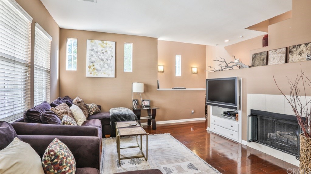 78 Dovetail Irvine, CA 92603 - Photo 7 of 55