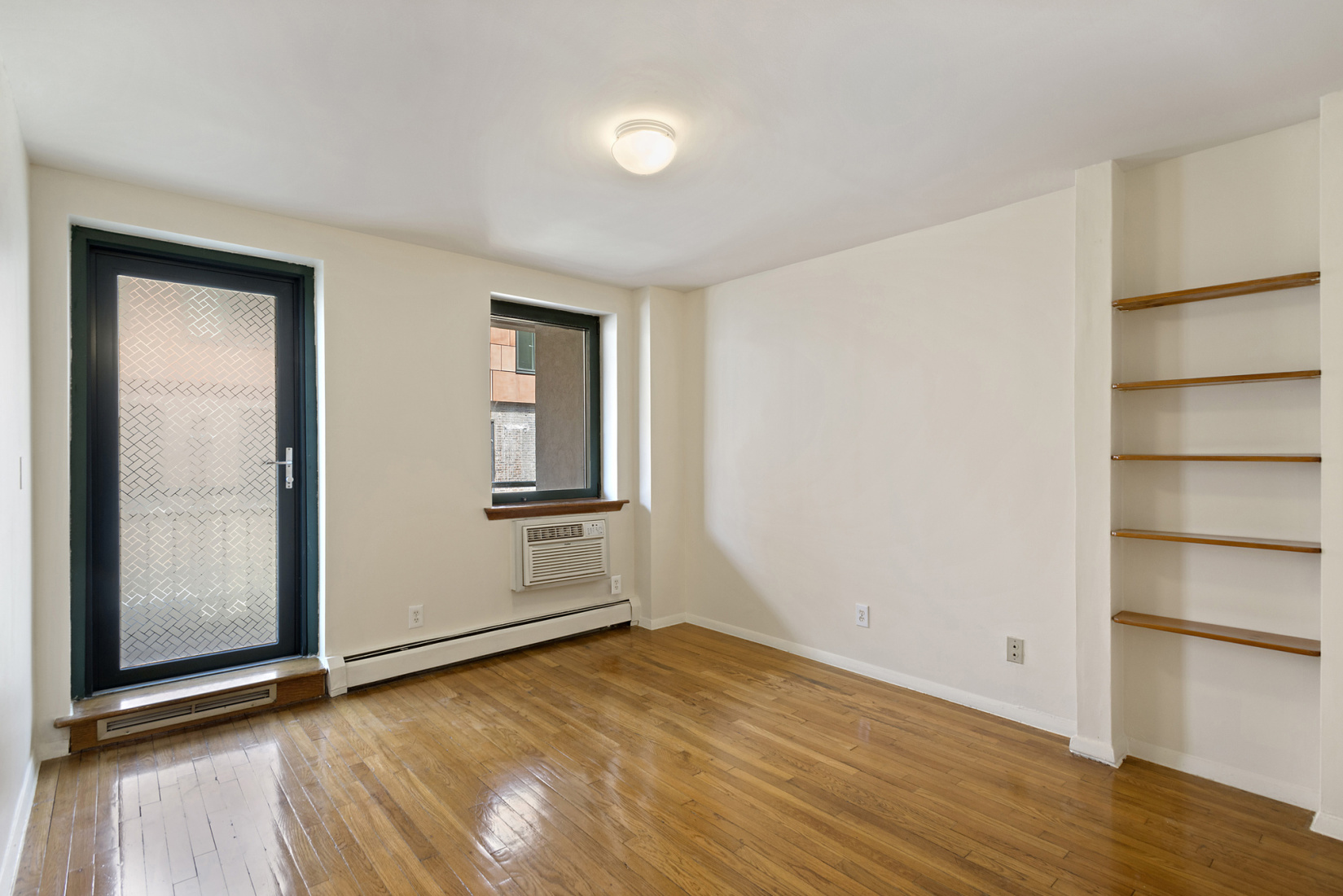 325 West 51st Street, Unit 4B Manhattan, NY 10019 - Photo 5 of 8 Gallery Image 5