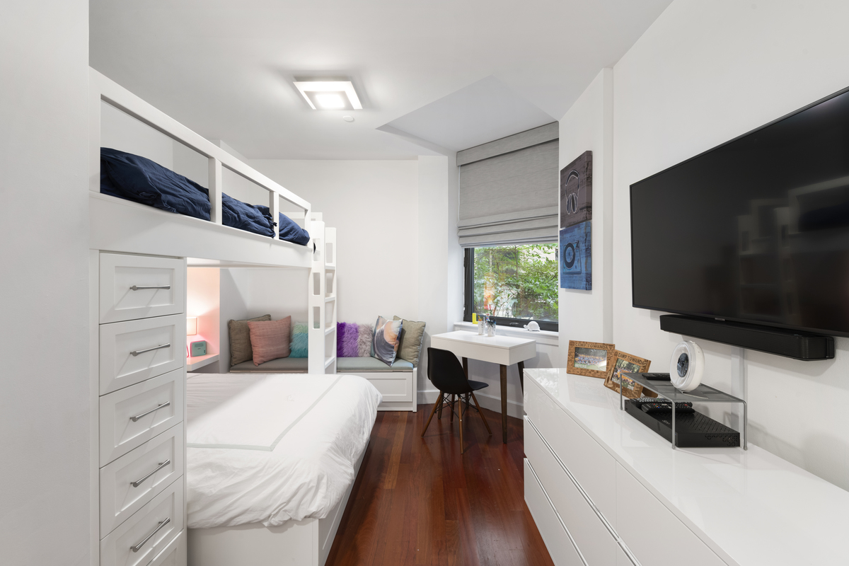 43 West 64th Street, Unit 3C Manhattan, NY 10023 - Photo 9 of 10