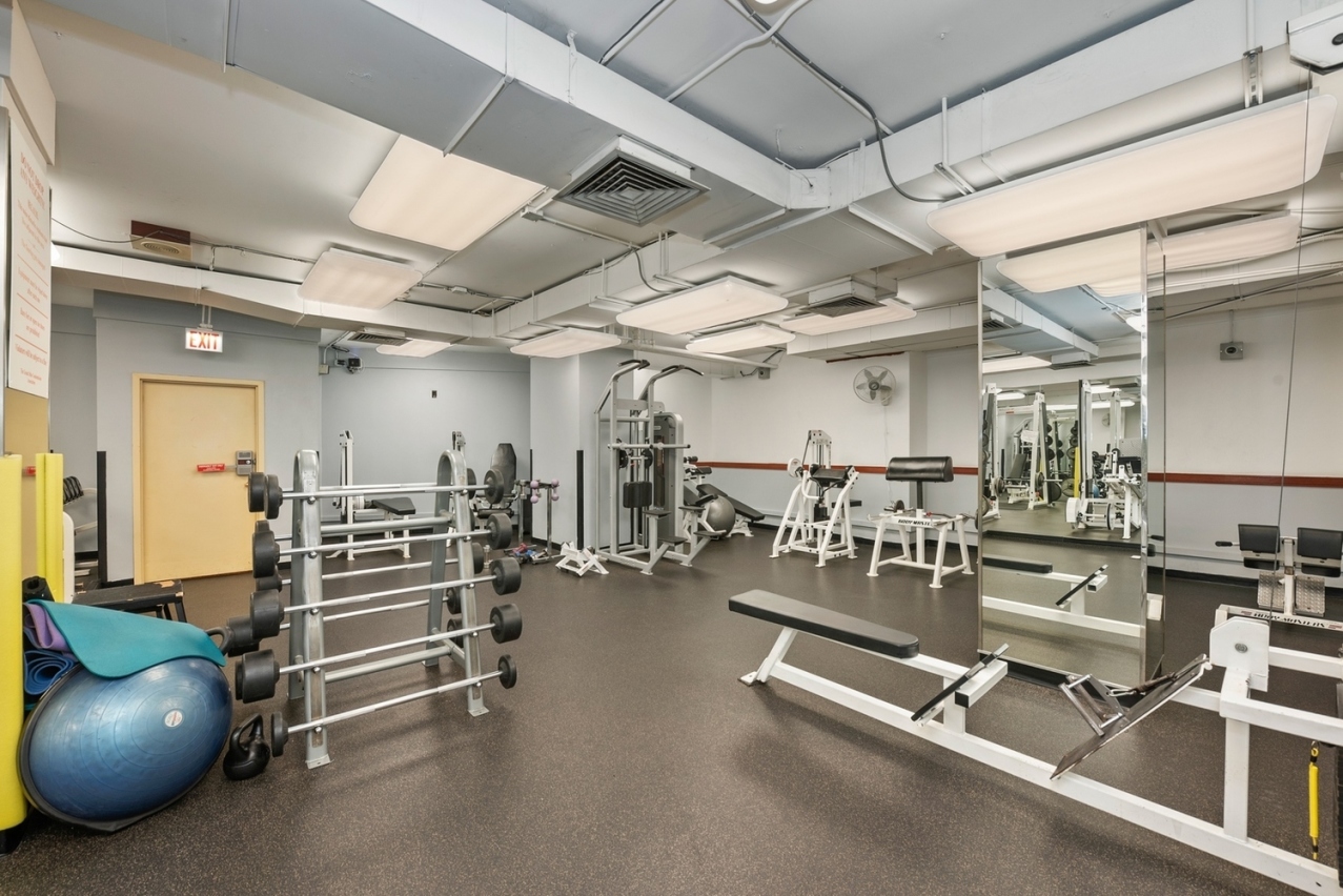 211 E Ohio St, Chicago, IL 60611 - Photo 9 of 17