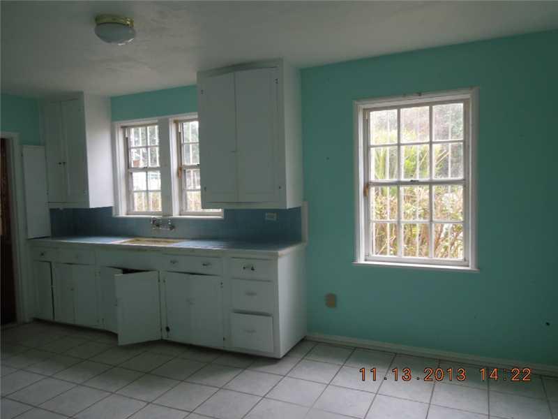 9156 Northwest 3rd Avenue Miami, FL 33150 - Photo 6 of 14