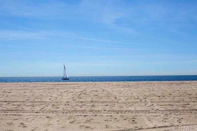 200 East Oceanfront Newport Beach, CA 92661 - Photo 19 of 21