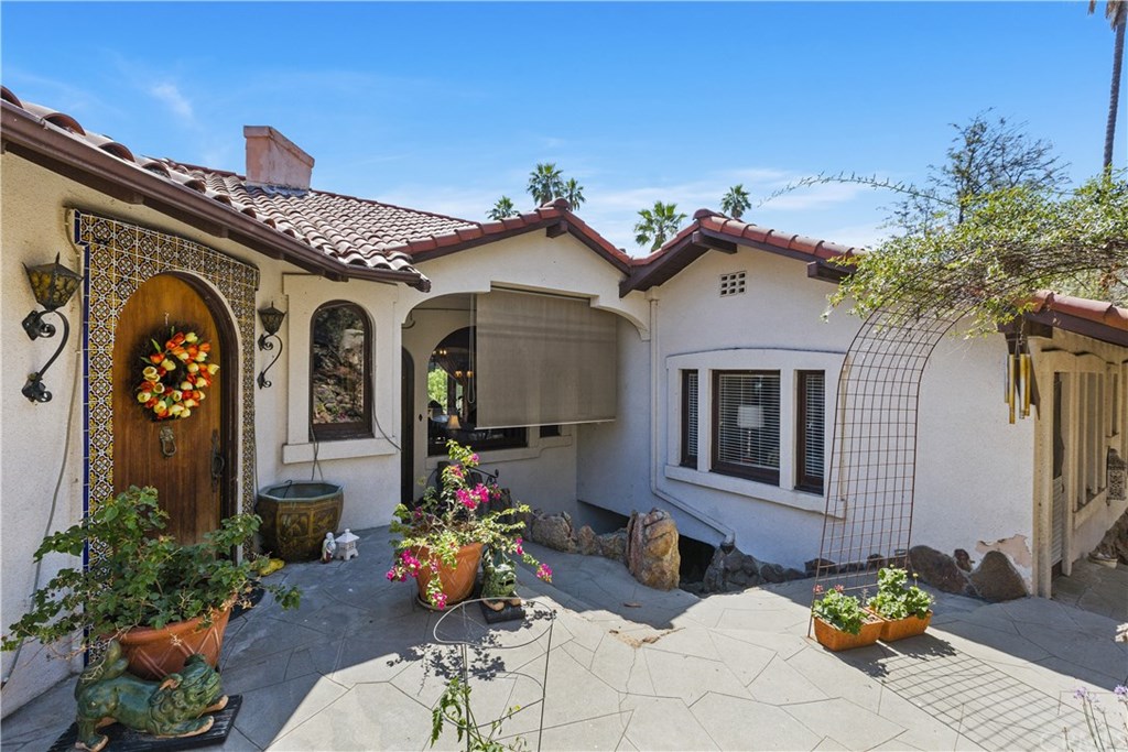 3323 Pachappa Hill Riverside, CA 92506 - Photo 3 of 24