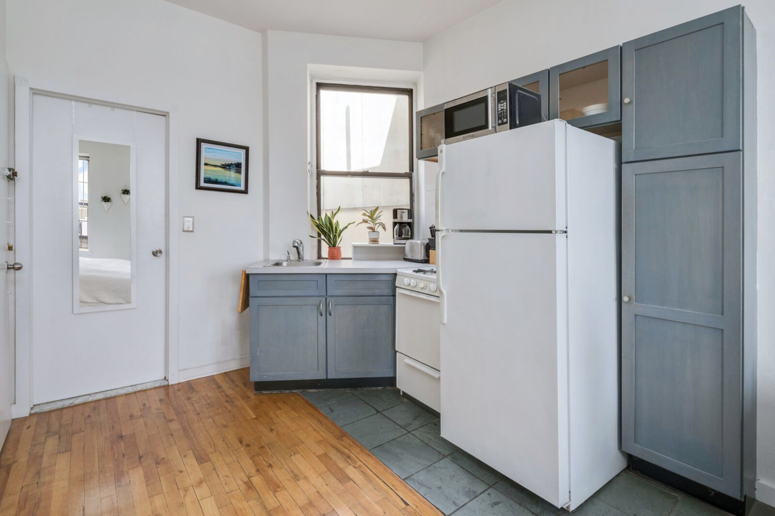 323 East 8th Street, Unit 6C Manhattan, NY 10009 - Photo 9 of 11