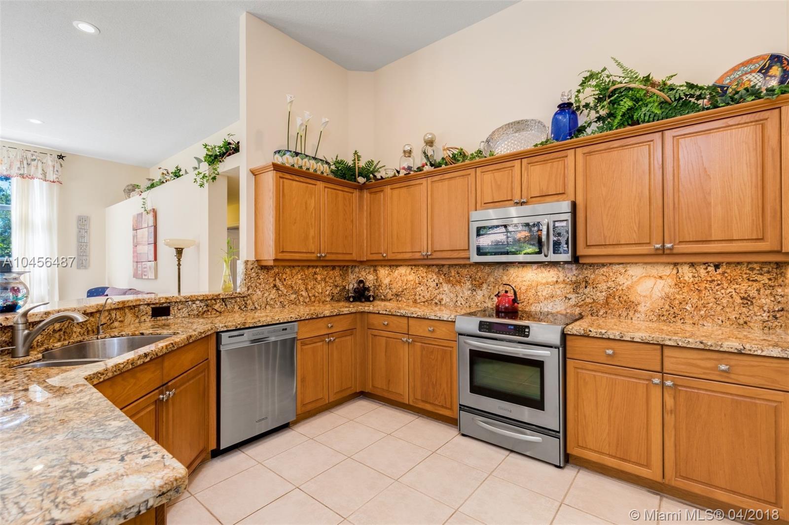 391 Mallard Road Weston, FL 33327 - Photo 9 of 26 Gallery Image 9