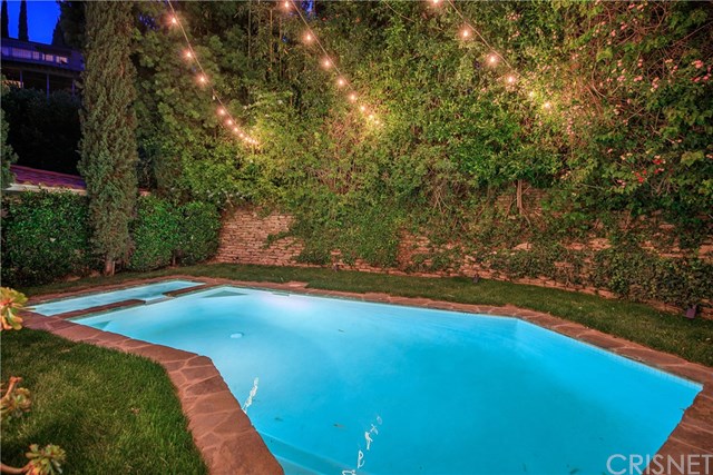 8809 Evanview Drive Los Angeles, CA 90069 - Photo 42 of 46