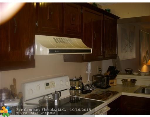 Coral Gate Margate, FL 33063 - Photo 6 of 16