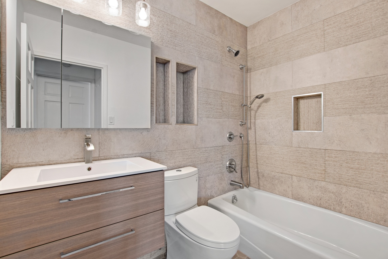 343 East 74th Street, Unit 18A Manhattan, NY 10021 - Photo 6 of 8