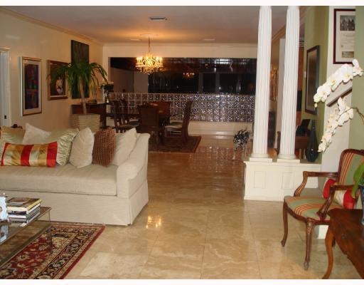 5440 Alton Road Miami Beach, FL 33140 - Photo 2 of 8 Gallery Image 2
