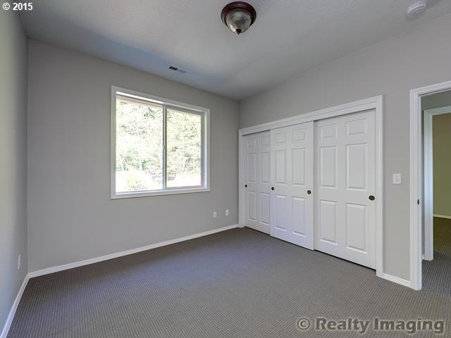 2389 Southwest Border Way Gresham, OR 97080 - Photo 12 of 15