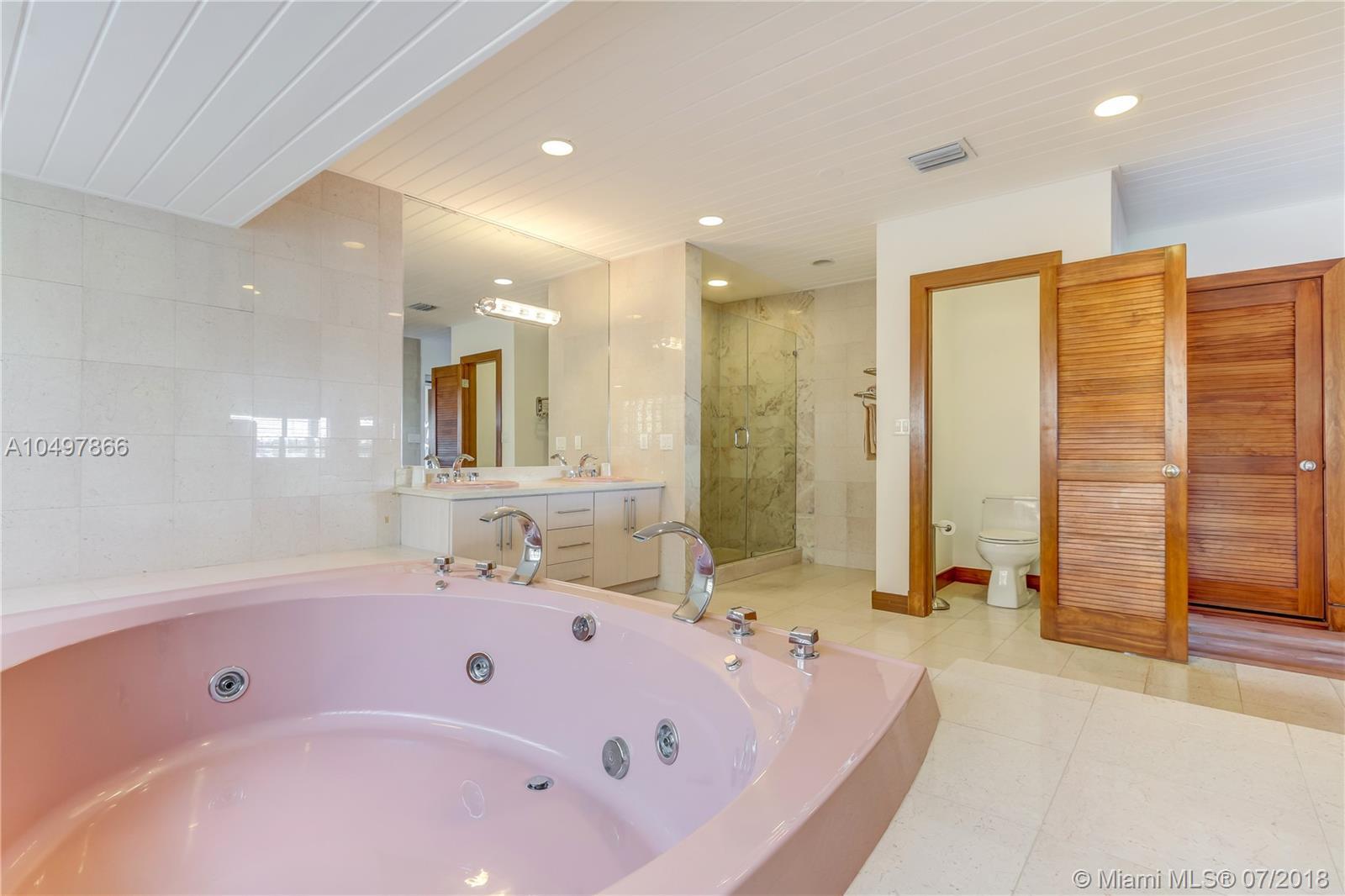 1525 Cleveland Road Miami Beach, FL 33141 - Photo 16 of 31