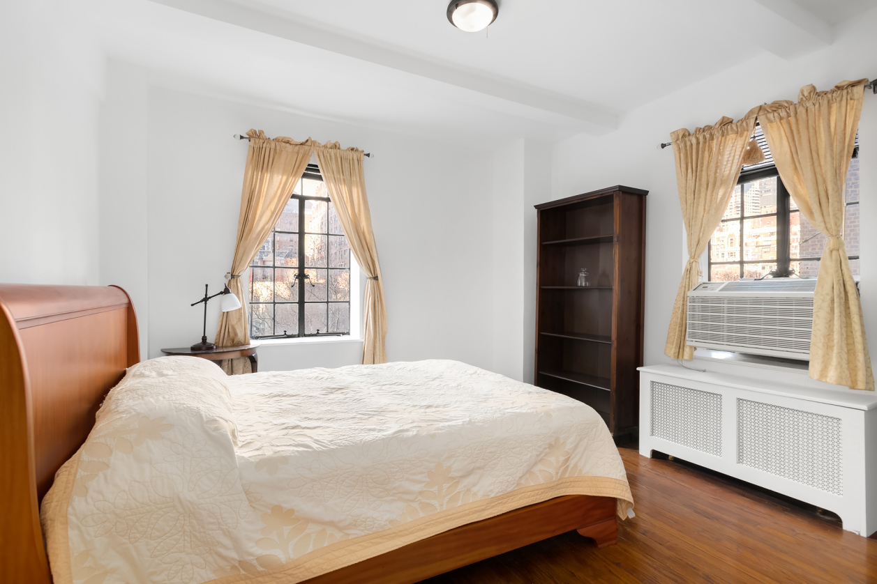 25 Tudor City Place, Unit 719 Manhattan, NY 10017 - Photo 4 of 6