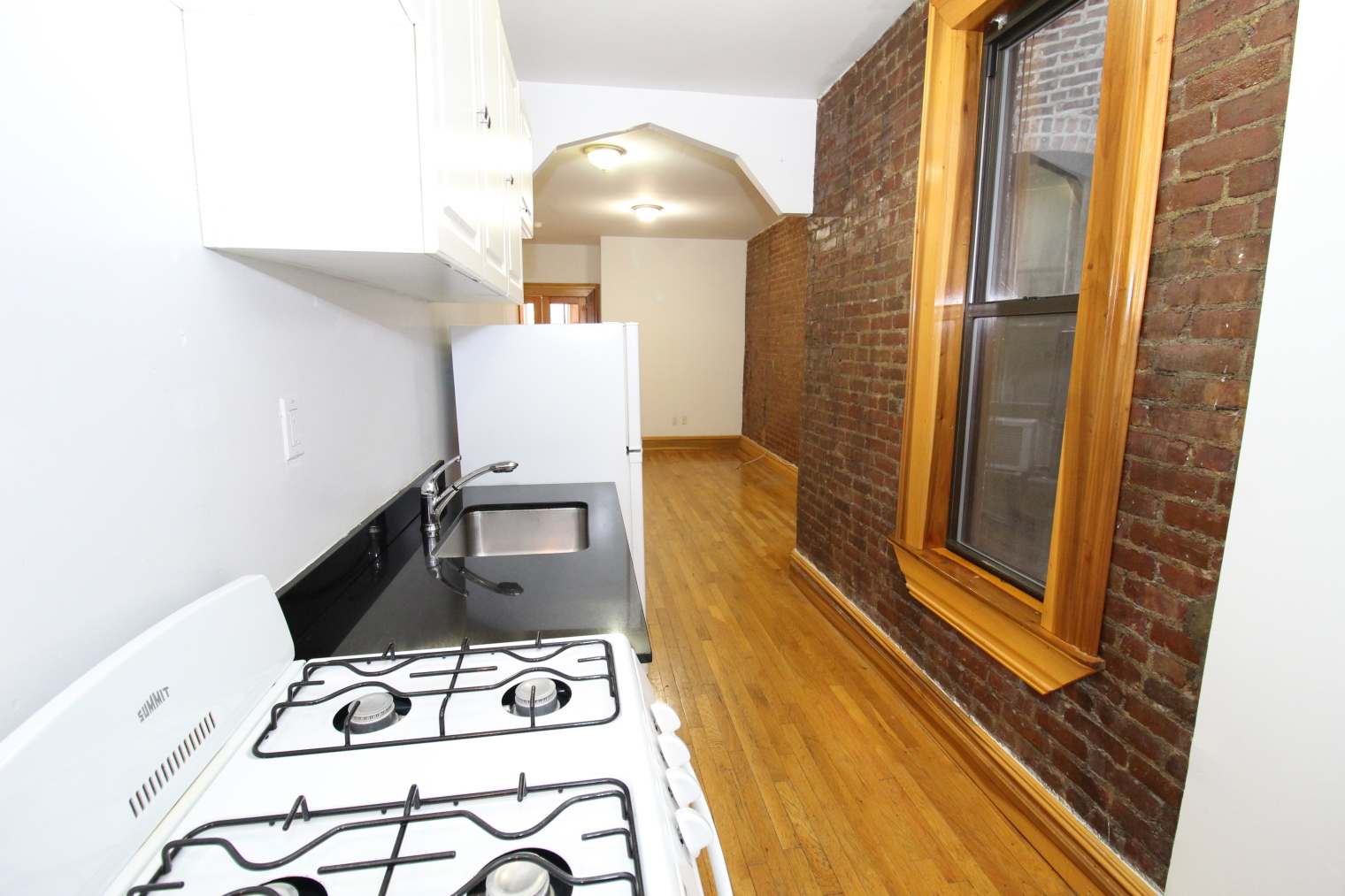 324 East 94th Street, Unit 4E Manhattan, NY 10128 - Photo 4 of 7