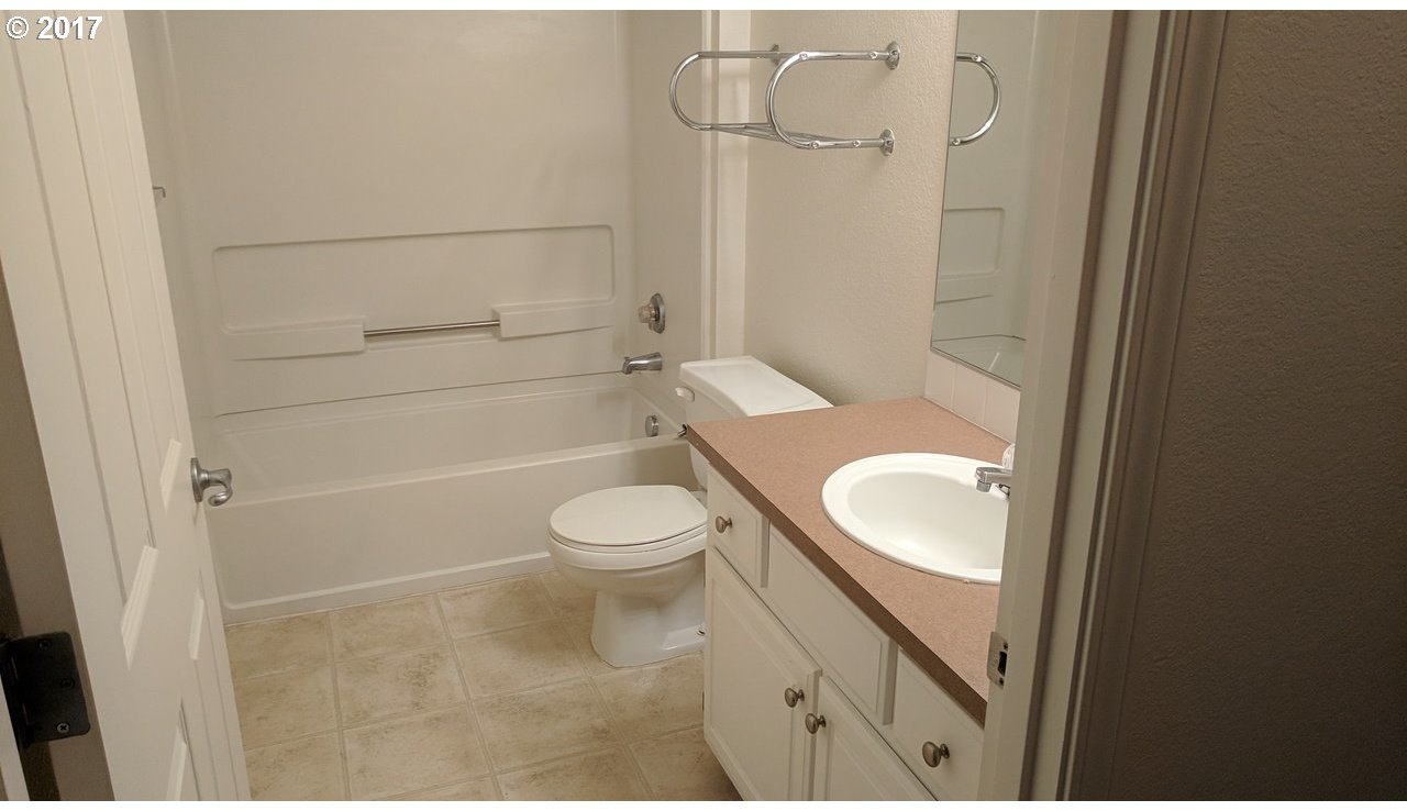 17618 Northwest Springville Road, Unit A2 Portland, OR 97229 - Photo 13 of 29 Gallery Image 13