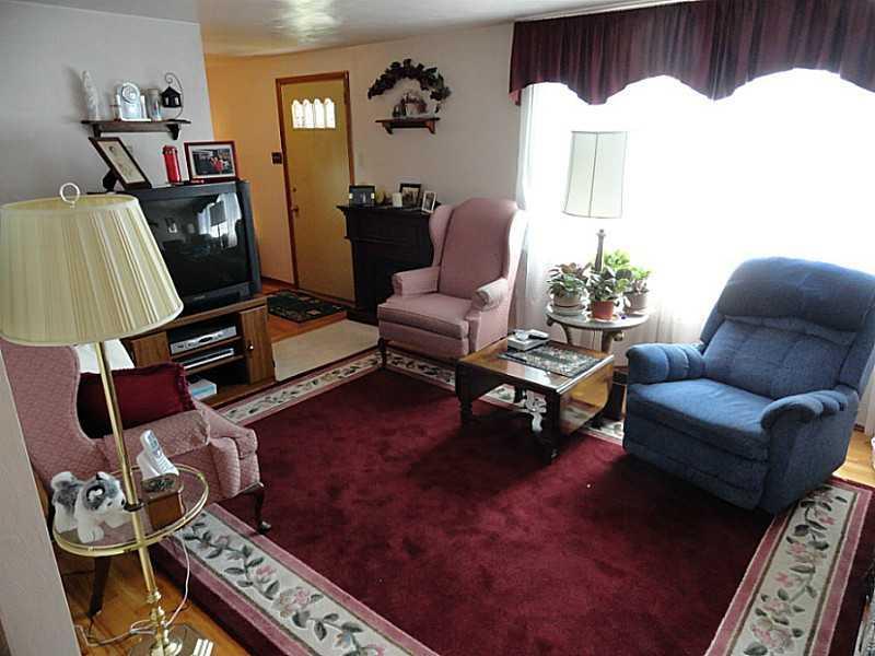 197 Pinchtown Road Baldwin, PA 15236 - Photo 5 of 24 Gallery Image 5