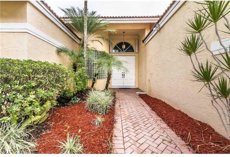 Silver Lakes Pembroke Pines, FL 33029 - Photo 2 of 26