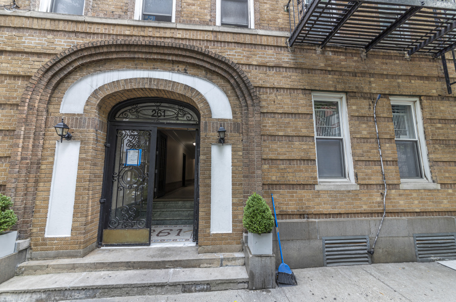 261 W 22nd St, Manhattan, NY 10011 - Photo 2 of 2