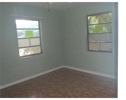 121 Allen Road Hollywood, FL 33023 - Photo 12 of 20